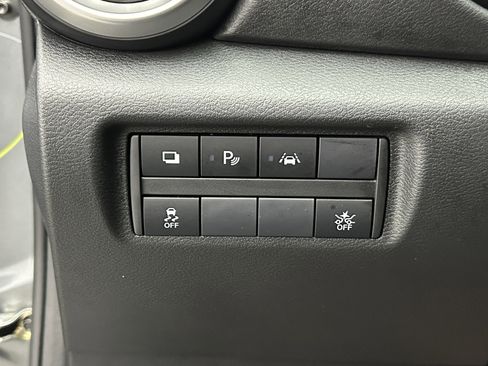 Used 2025 Nissan Versa S image 21