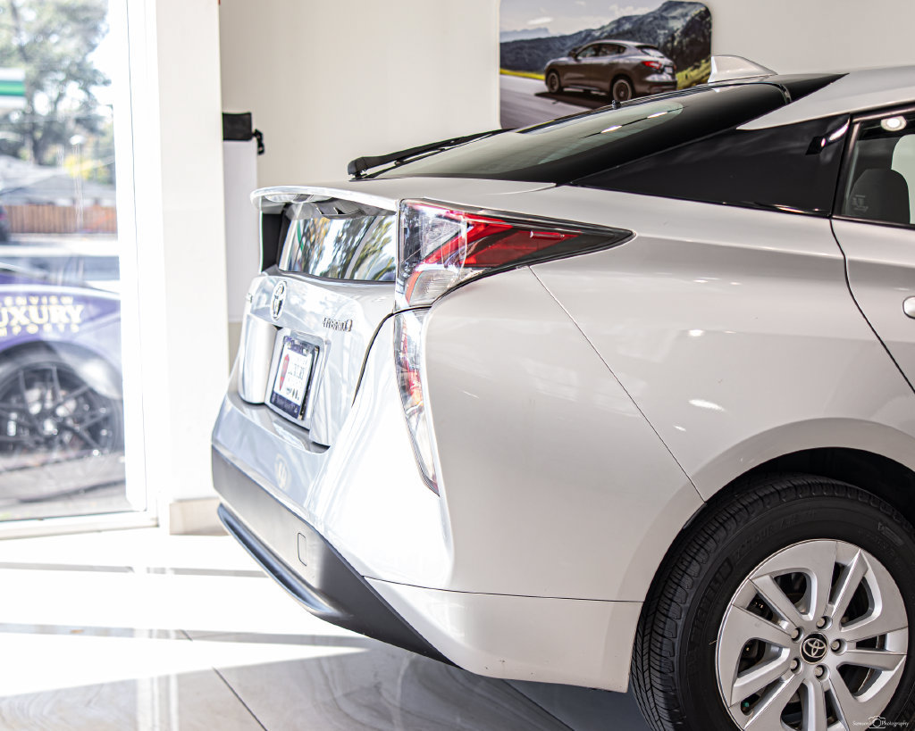Used 2017 Toyota Prius Two FWD image 12