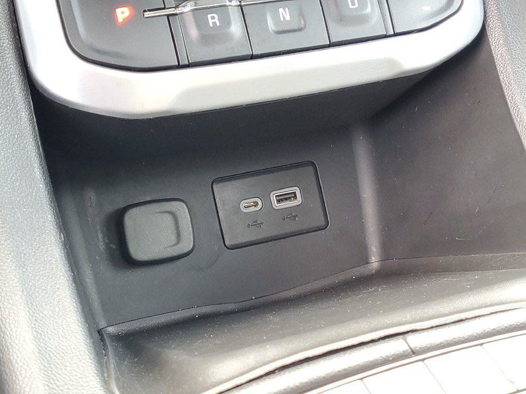 Used 2020 GMC Acadia SLE w/ Driver Convenience Package FWD image 18