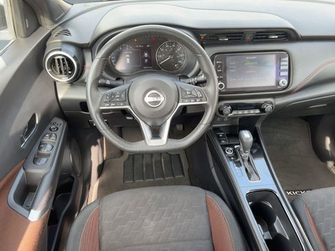 Used 2024 Nissan Kicks SR image 26