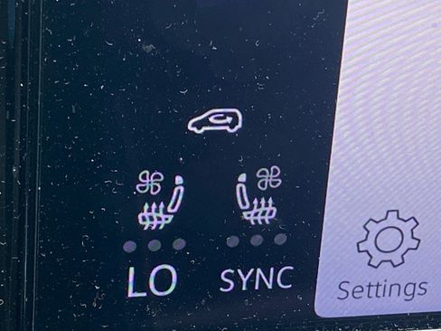 Certified 2025 Volkswagen Atlas SEL AWD/4WD image 15