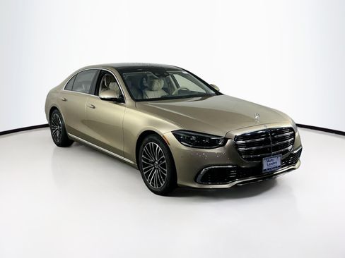 Used 2023 Mercedes-Benz S 500 4MATIC image 3