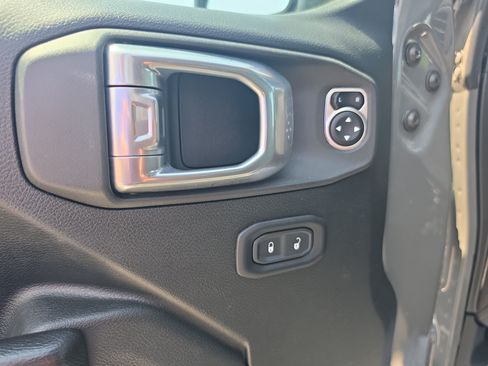 Used 2021 Jeep Wrangler Unlimited Sport AWD/4WD image 19
