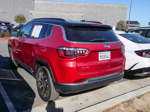 Used 2025 Jeep Compass Limited image 9