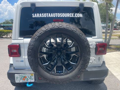 Used 2023 Jeep Wrangler Unlimited Sahara AWD/4WD image 14