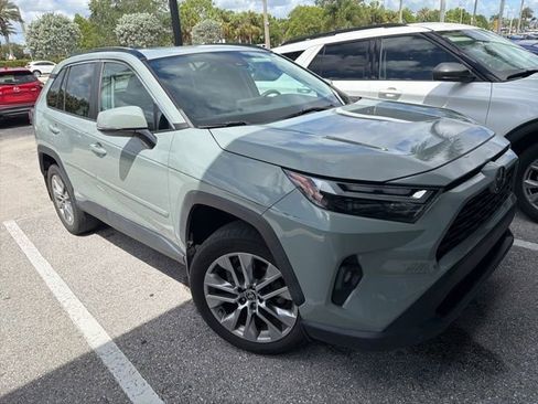 Used 2022 Toyota RAV4 XLE Premium FWD image 4