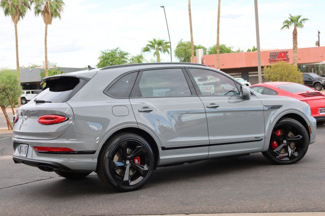 Used 2023 Bentley Bentayga AWD/4WD image 20