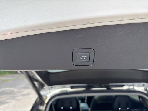 Used 2023 Buick Encore GX Essence w/ Experience Buick Package image 10