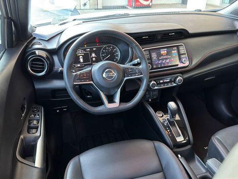 Used 2020 Nissan Kicks SR w/ SR Premium Package FWD image 18
