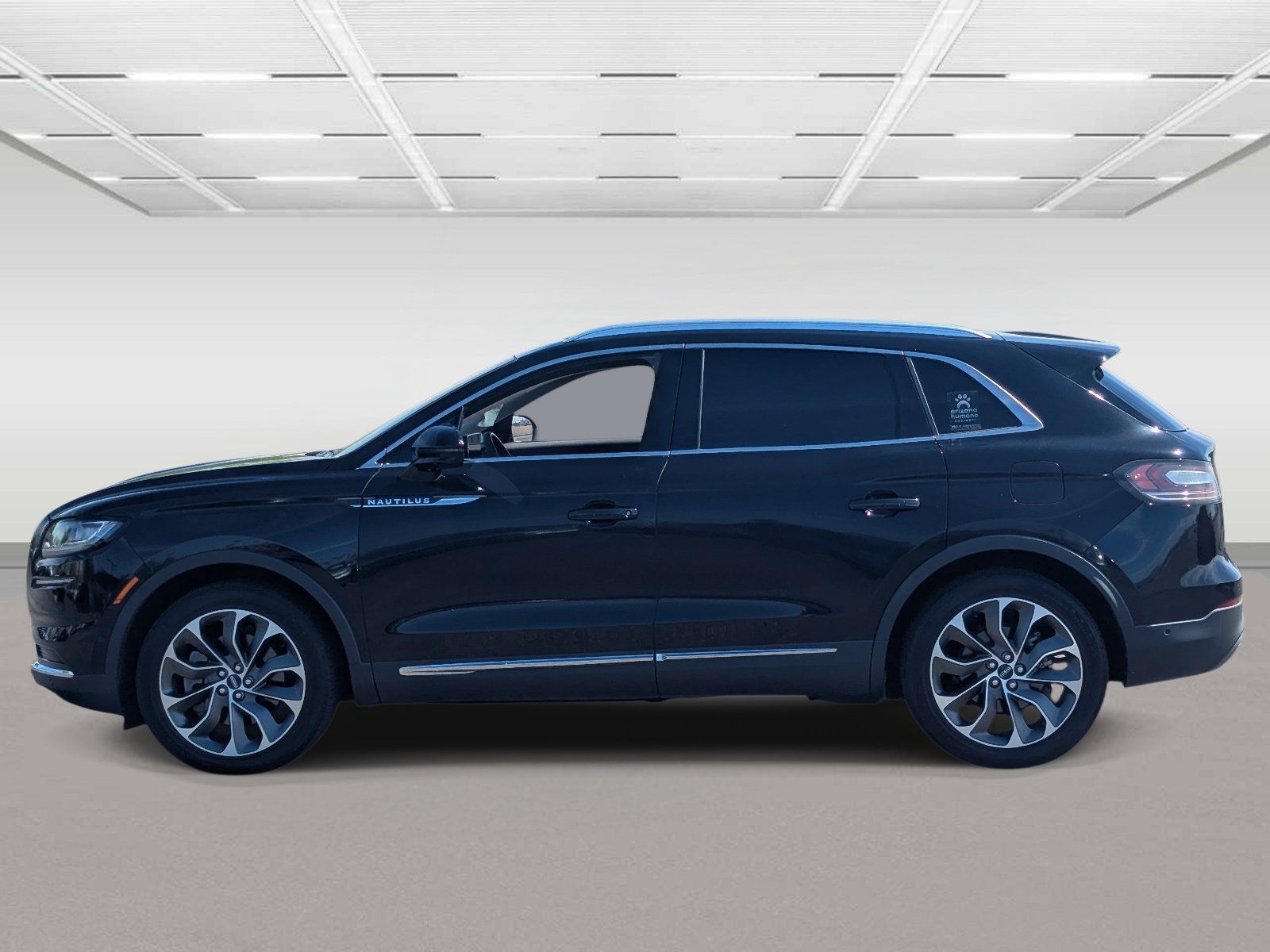 Used 2021 Lincoln Nautilus Reserve w/ Equipment Group 201A FWD image 2