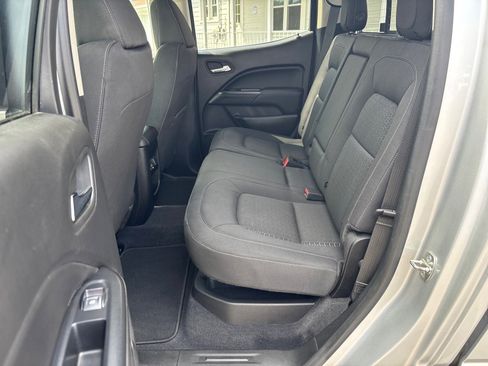 Used 2019 GMC Canyon SLE w/ Driver Alert Package AWD/4WD image 17