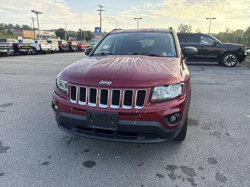 Used 2017 Jeep Compass Sport w/ Power Value Group AWD/4WD image 2