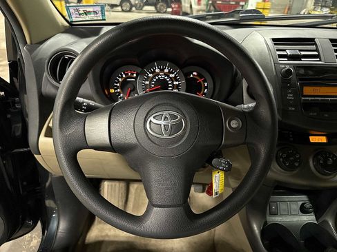 Used 2011 Toyota RAV4 4WD w/ Base L4 Extra Value Pkg image 18