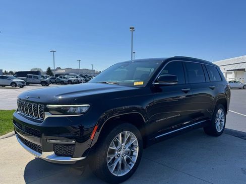 Used 2021 Jeep Grand Cherokee L Summit w/ Advanced Protech Group IV image 3