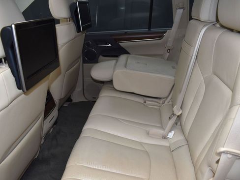 Used 2017 Lexus LX 570 4WD image 16