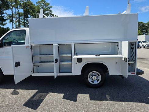 New 2025 Chevrolet Express 3500 w/ Power Convenience Package RWD image 18