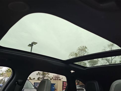 Used 2024 Jaguar F-PACE R-Dynamic S image 53