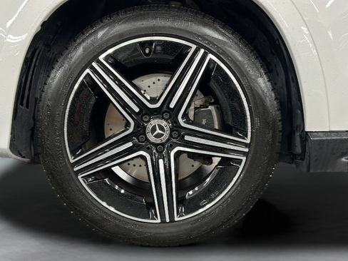 Used 2025 Mercedes-Benz GLE 450e 4MATIC image 39