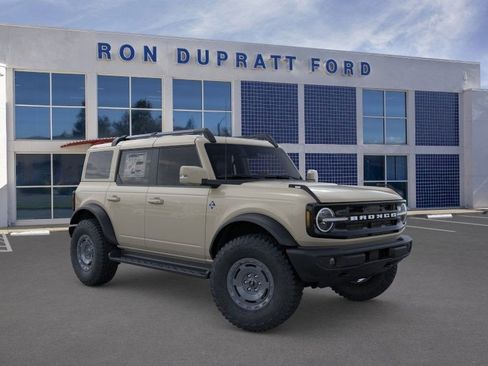New 2025 Ford Bronco Outer Banks w/ Sasquatch Package image 8
