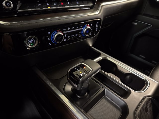 Used 2023 GMC Sierra 1500 SLT AWD/4WD image 17
