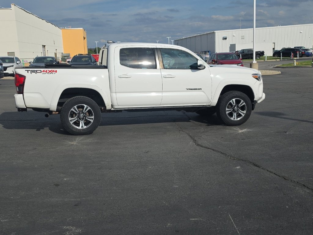 Used 2019 Toyota Tacoma TRD Sport w/ Technology Package AWD/4WD image 11