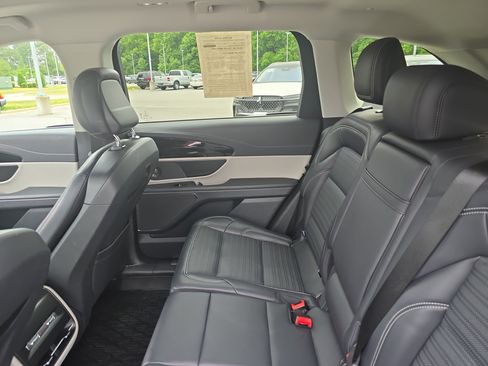 Certified 2024 Lincoln Nautilus Reserve w/ Equipment Group 202A AWD/4WD image 13