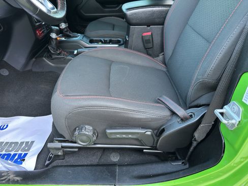 Used 2018 Jeep Wrangler Rubicon image 11