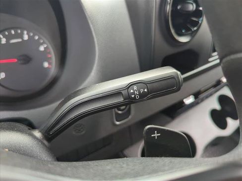 Used 2021 Mercedes-Benz Sprinter 2500 image 7