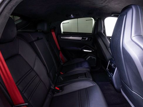 Used 2022 Porsche Cayenne Turbo GT AWD/4WD image 20