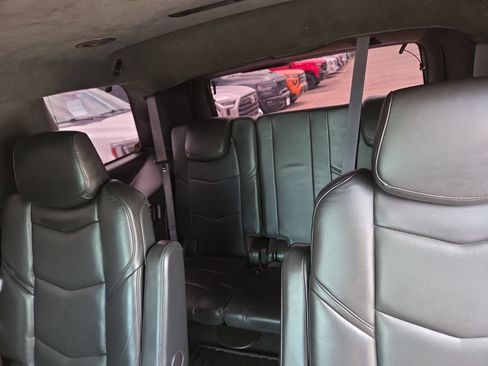 Used 2017 Cadillac Escalade Platinum AWD/4WD image 47