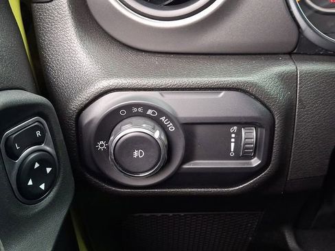 Used 2023 Jeep Wrangler Willys image 27