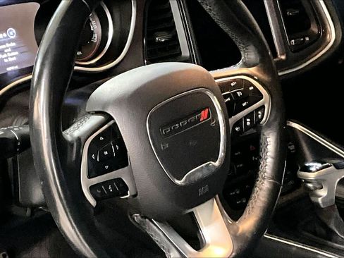 Used 2018 Dodge Challenger SXT Plus image 5