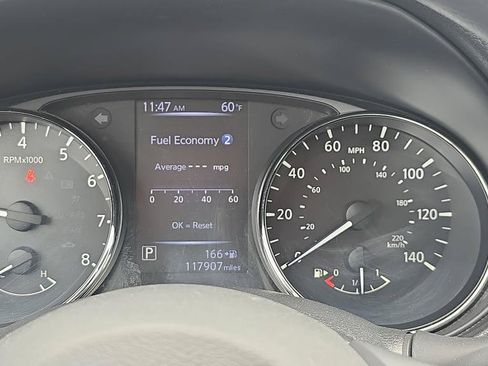 Used 2017 Nissan Rogue Sport SV AWD/4WD image 16
