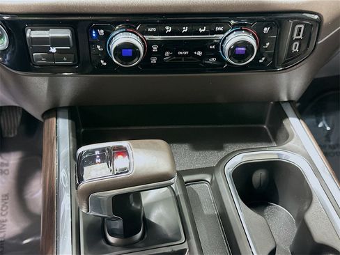 Used 2024 GMC Sierra 1500 SLT image 16