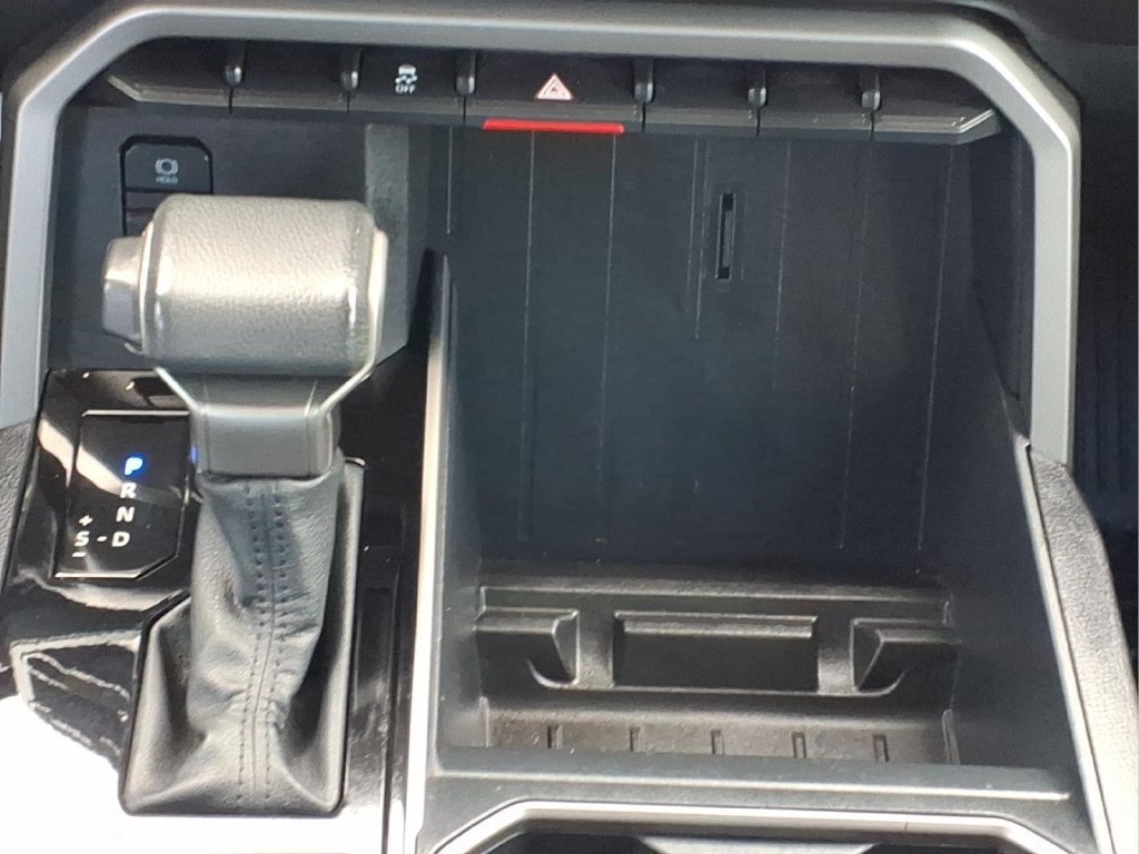 Used 2022 Toyota Tundra SR5 w/ SR5 Premium Package RWD image 20