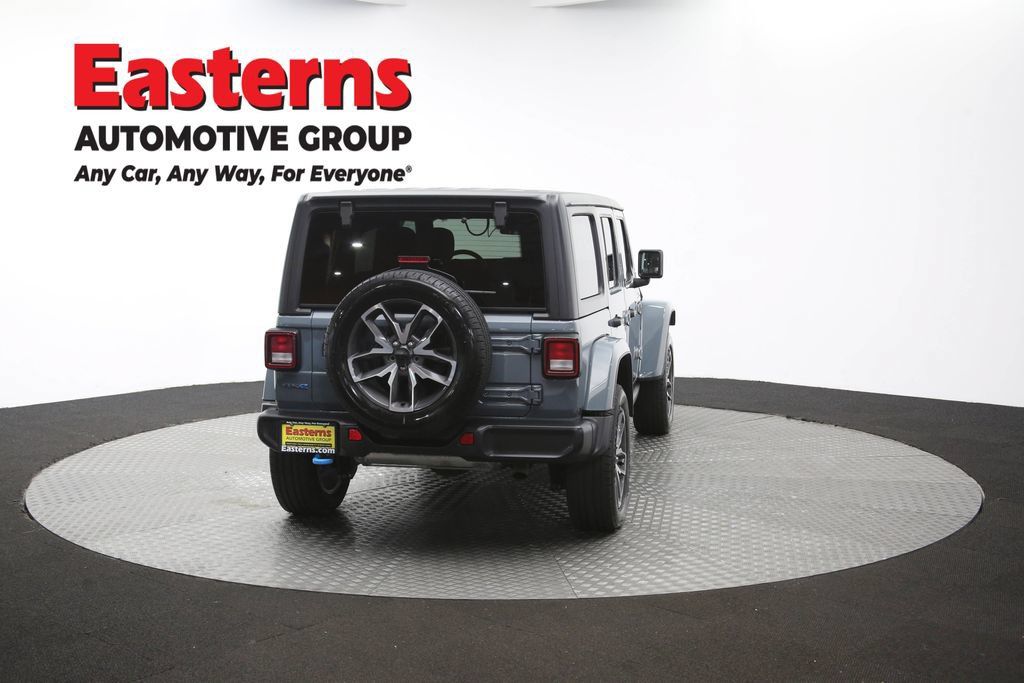 Used 2024 Jeep Wrangler Unlimited w/ Convenience Group AWD/4WD image 39