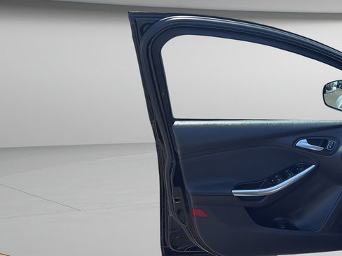 Used 2018 Ford Focus ST FWD image 10