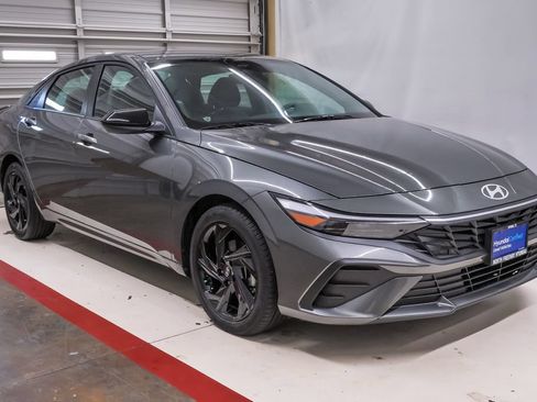 Certified 2026 Hyundai Elantra Sport FWD image 5