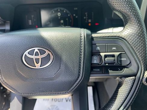 Used 2025 Toyota Tacoma SR w/ SR Upgrade Package AWD/4WD image 20