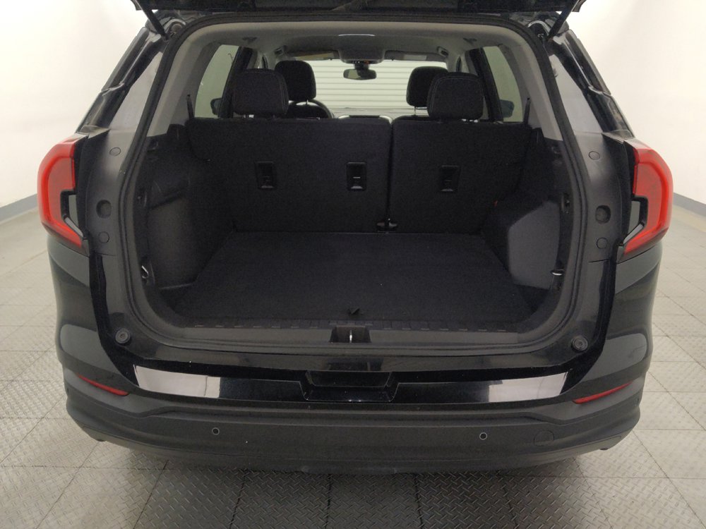 Used 2024 GMC Terrain SLE FWD image 29