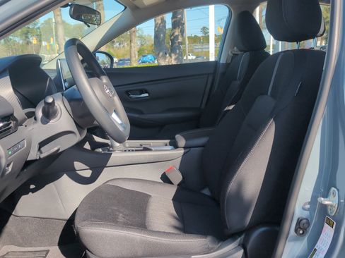 Used 2025 Nissan Sentra SV image 16