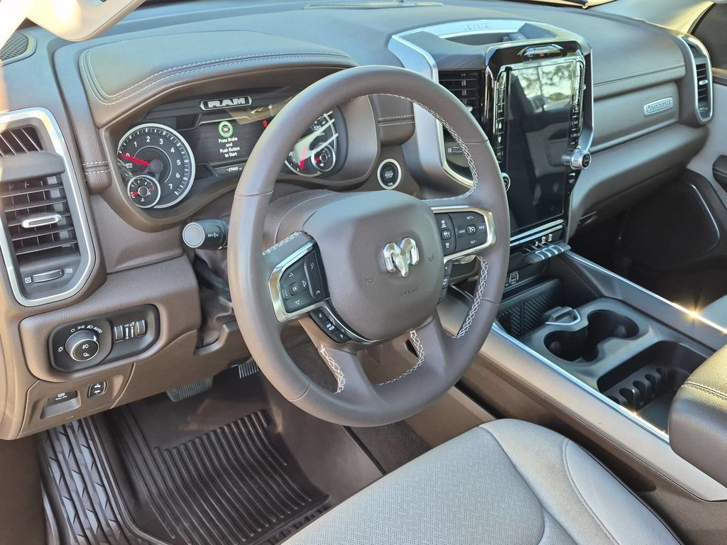 Used 2025 RAM 1500 Laramie AWD/4WD image 12