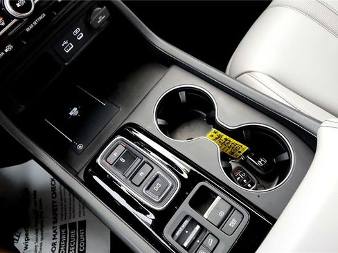 Used 2025 Honda Pilot EX-L image 19