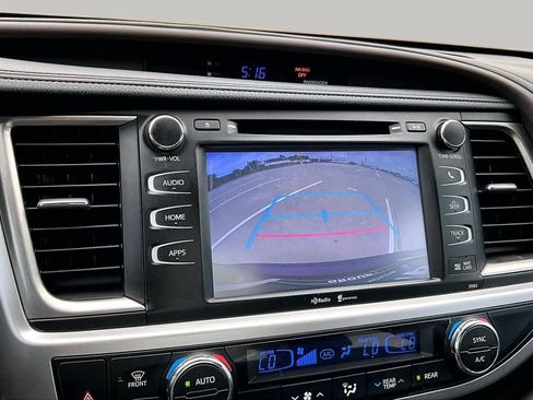 Used 2015 Toyota Highlander XLE FWD image 27