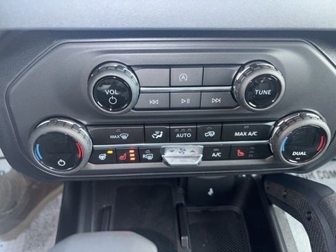 New 2025 Ford Bronco Outer Banks w/ Sasquatch Package image 35