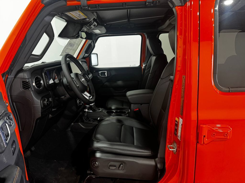 New 2026 Jeep Wrangler Unlimited Sahara AWD/4WD image 13