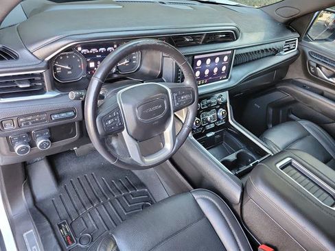 Used 2021 GMC Yukon XL Denali w/ Denali Premium Package image 2