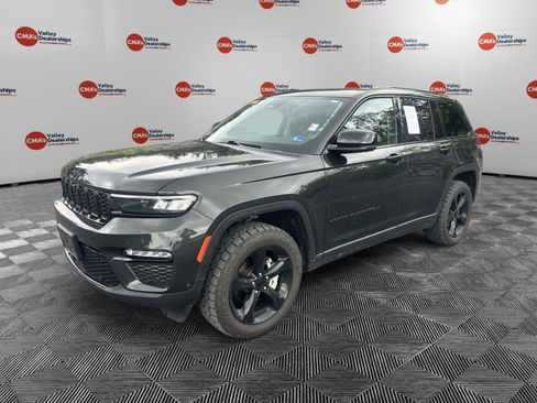 Used 2023 Jeep Grand Cherokee Limited w/ Luxury Tech Group II AWD/4WD image 9
