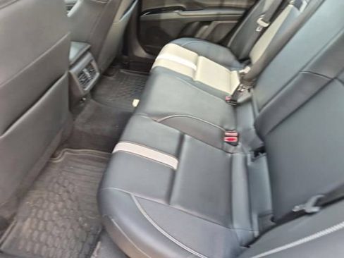 Used 2025 Toyota Camry SE FWD image 8