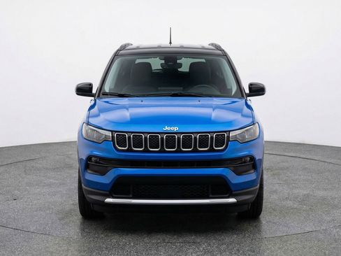 Used 2025 Jeep Compass Limited image 2